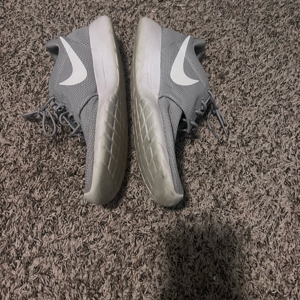 Nike Roshe - Picture 3 of 3